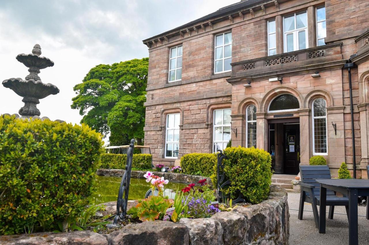 Whiston Hall ภายนอก รูปภาพ