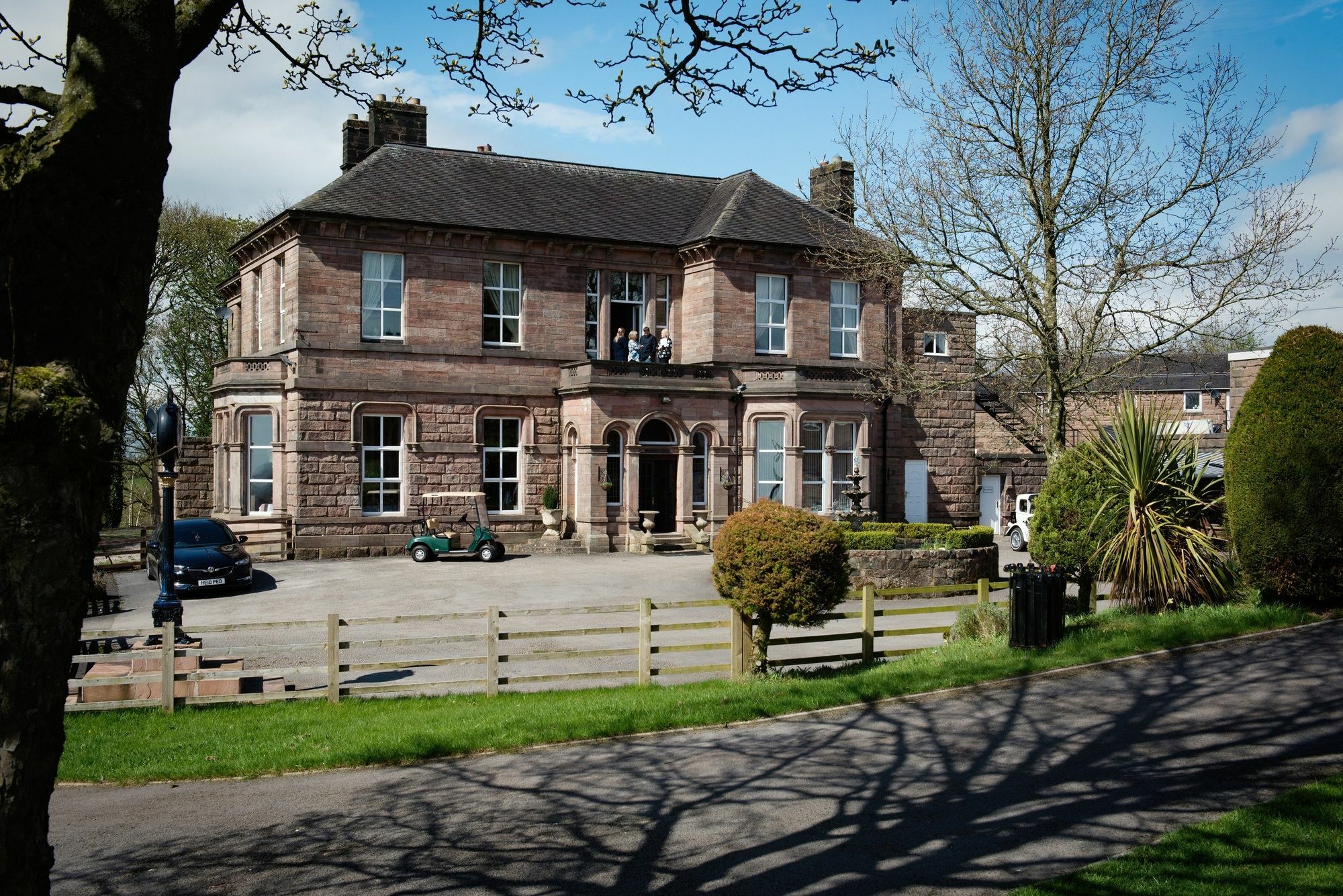 Whiston Hall ภายนอก รูปภาพ